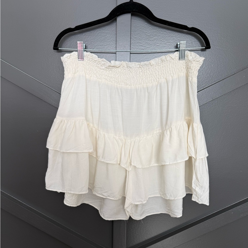 💙Cream Ruffled tiered Shorts- like new!